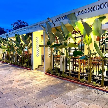Jaladarshini Lakeside Gardens Bed & Breakfast Kollam Exterior photo